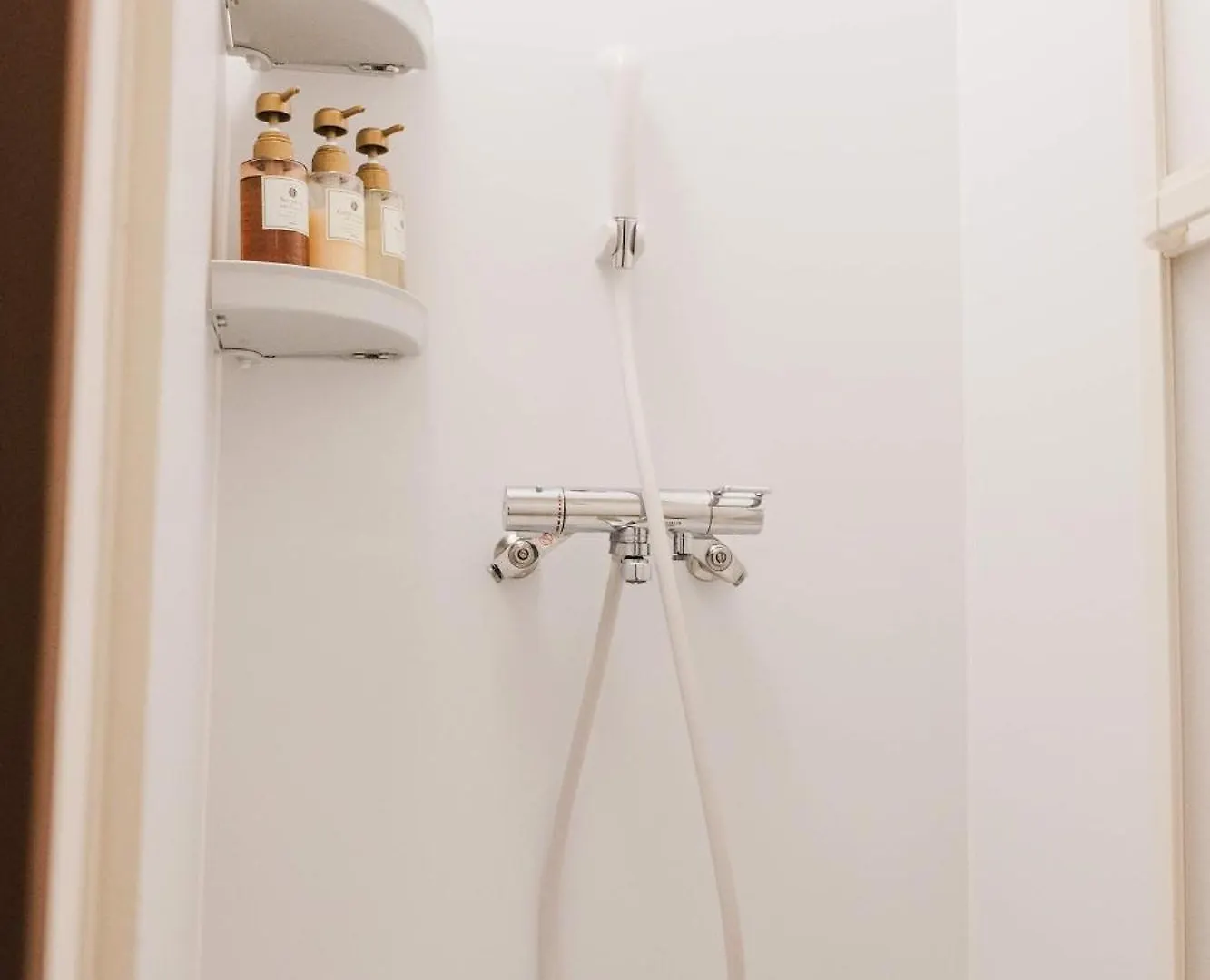Lampstand Stay سابورو فيلة